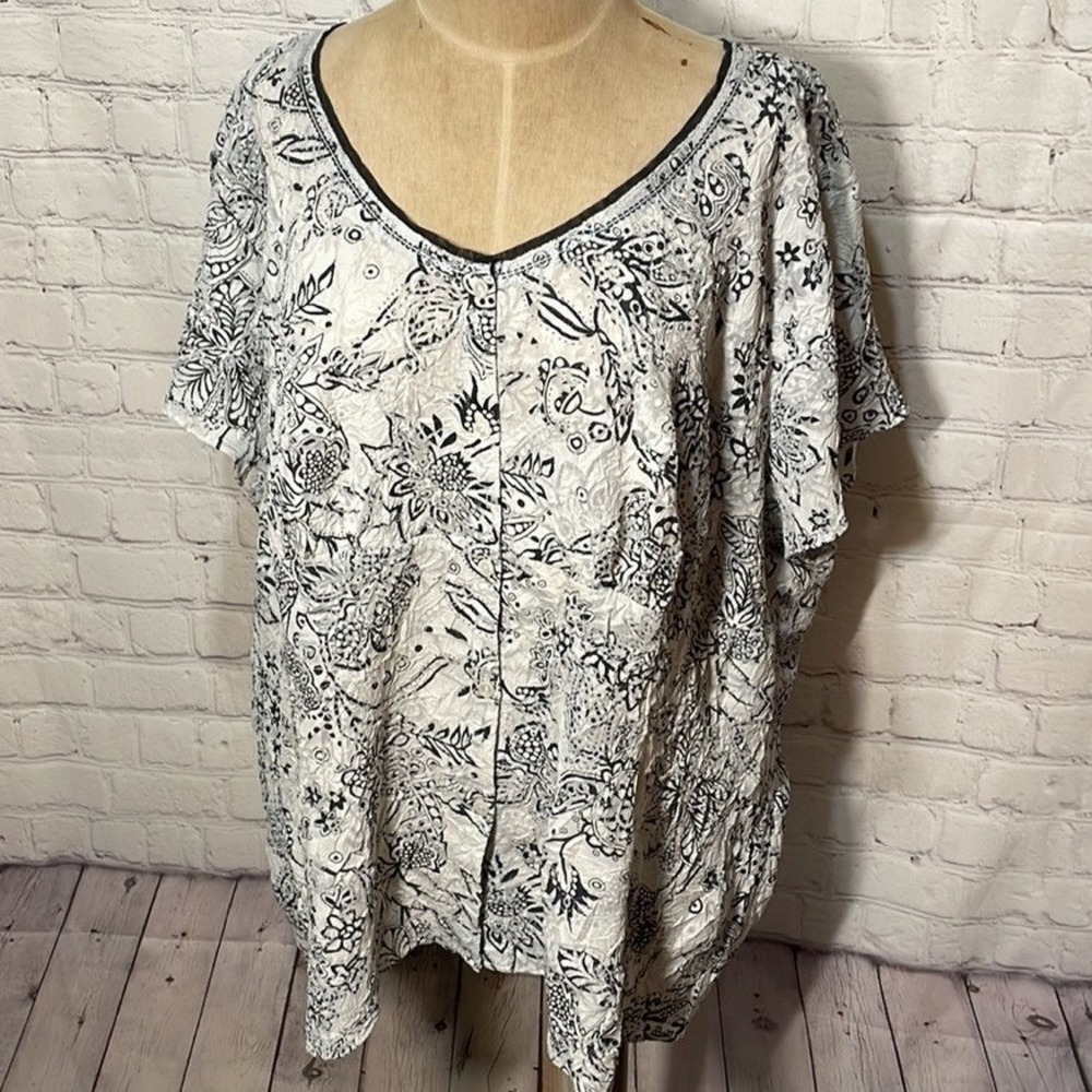 First Issue Liz Claiborne Artsy Paisley Crinkle Top Black White Sequin Plus 3X